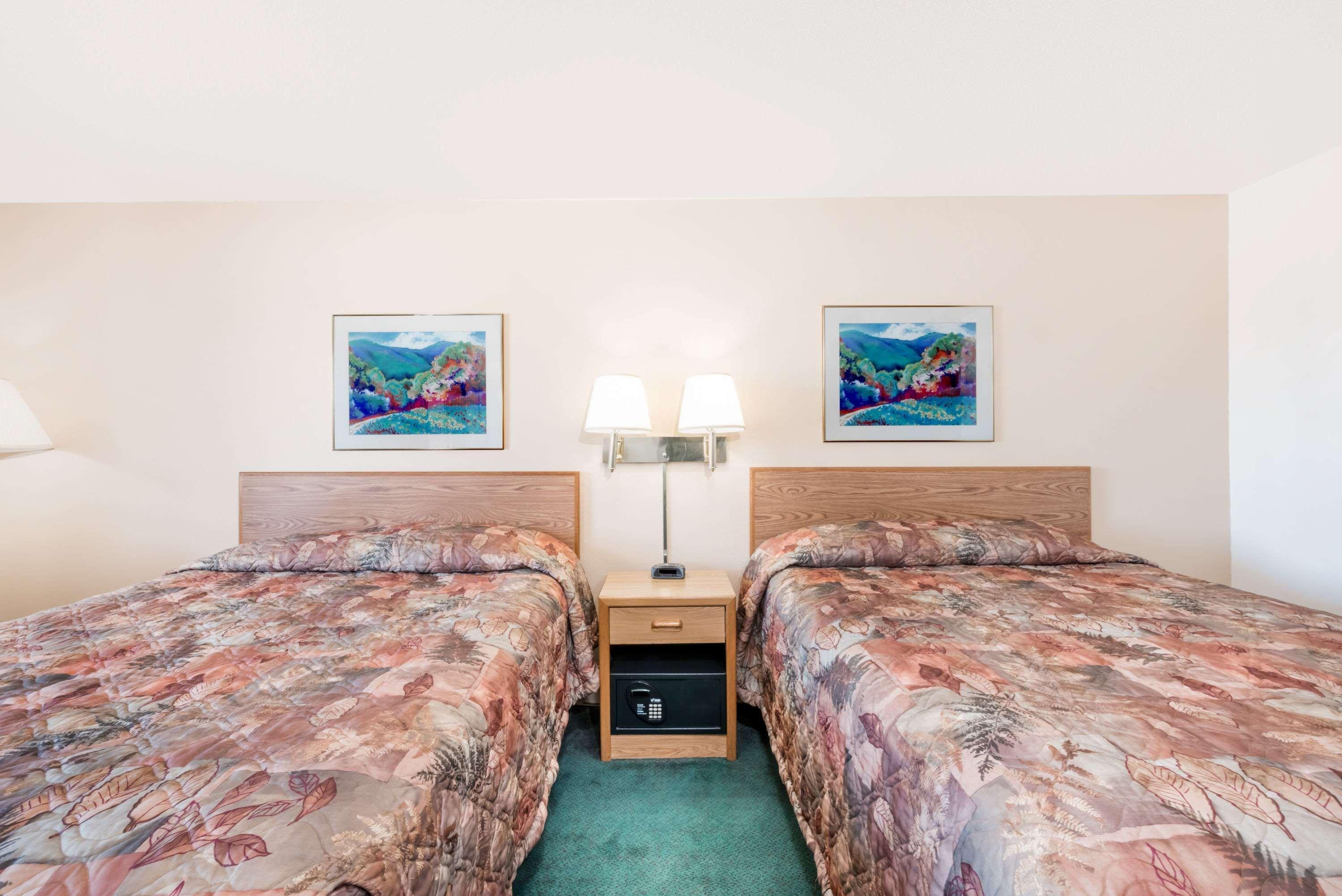 Super 8 By Wyndham Belle Fourche Sd Hotel Ngoại thất bức ảnh